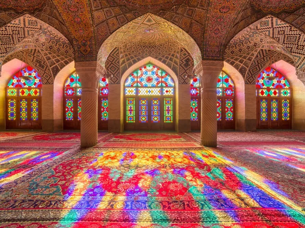 vitrais da mesquita de nasir al mulk