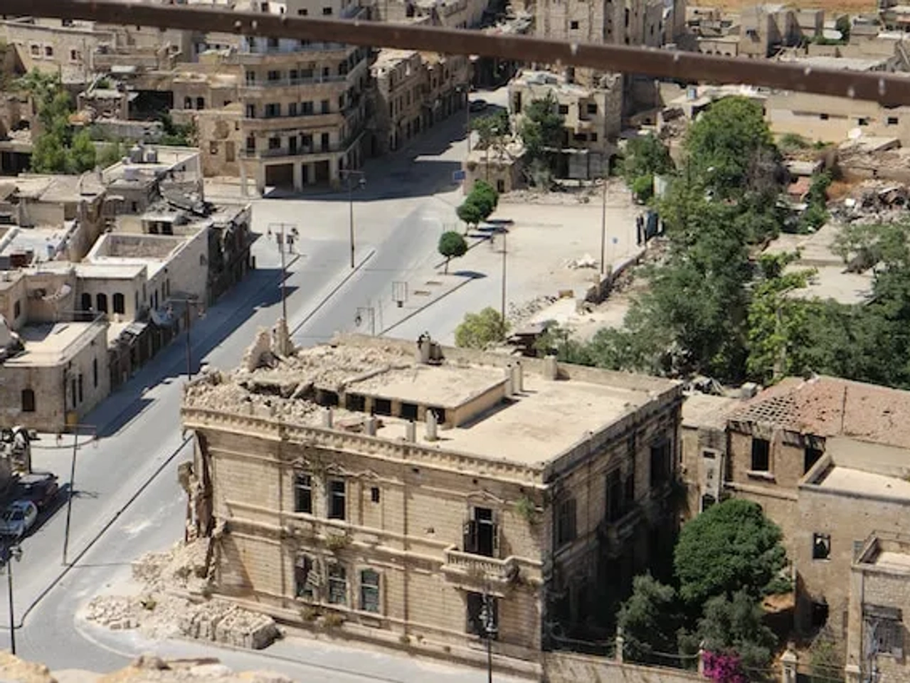 houses destroyed in aleppo in syria