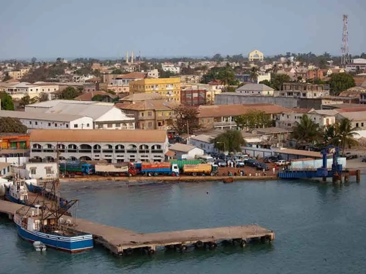 póliza internacional para Gambia