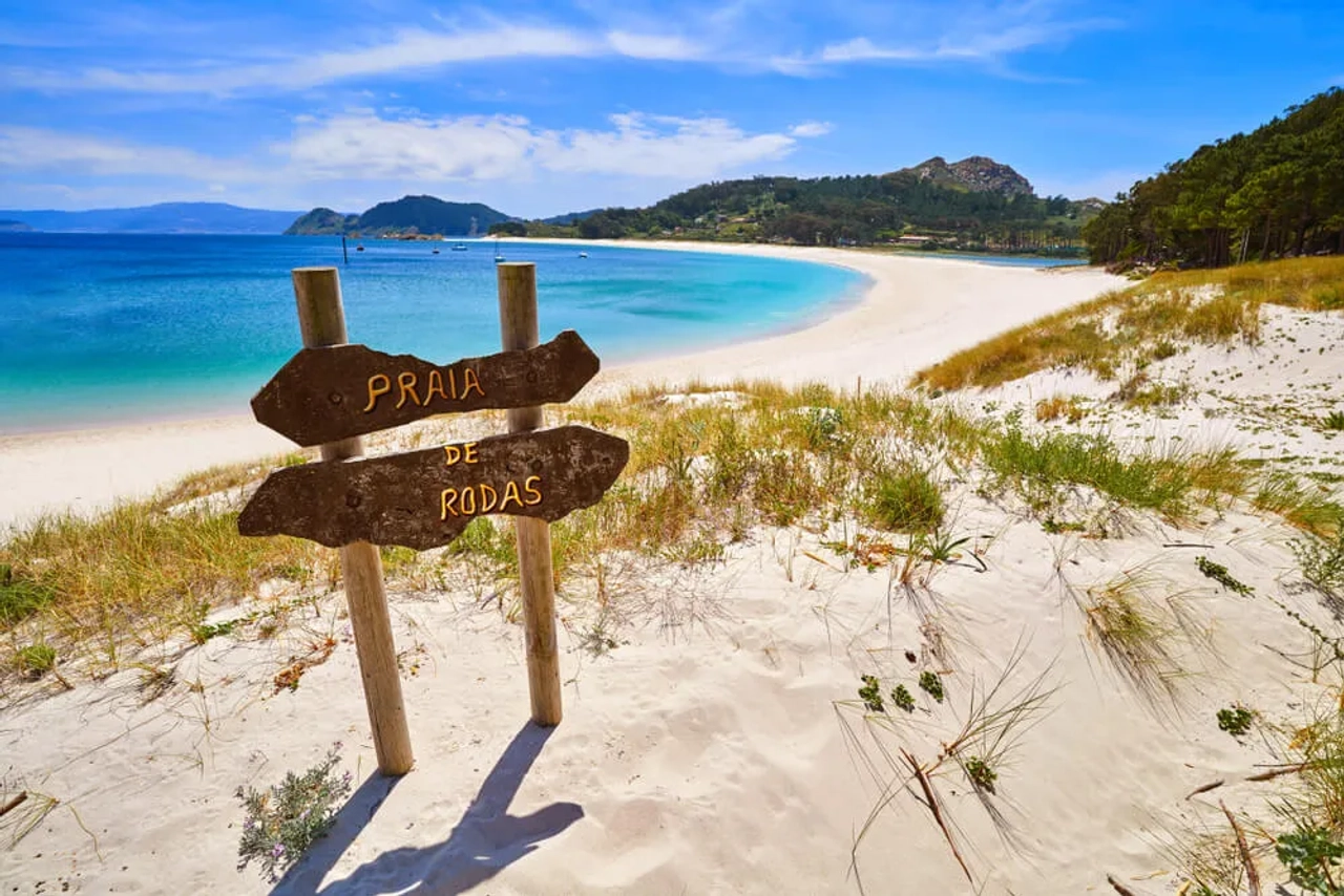 cartaz indicativo praia de rodas ilhas cies