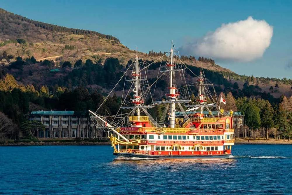 Navegar por el lago Ashi