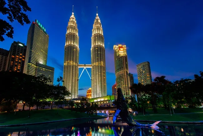 torres-petronas
