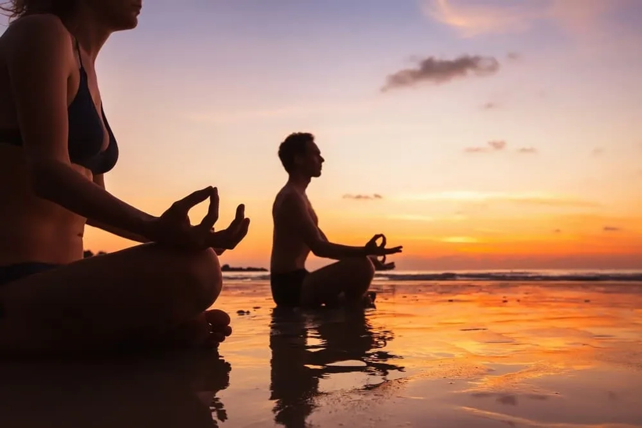 practicar yoga en Tailandia