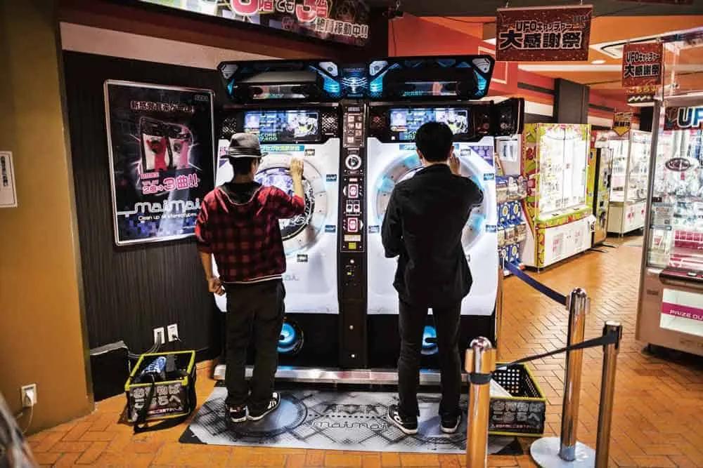 salones recreativos de TAITO y Sega