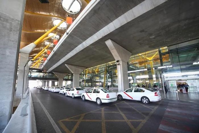 llegar al Aeropuerto de Madrid en taxi