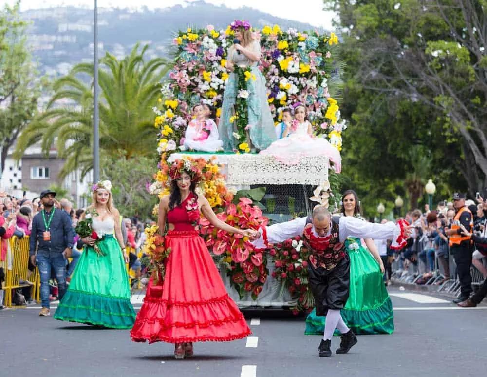 Viaje a Madeira en mayo para la fiesta de las flores