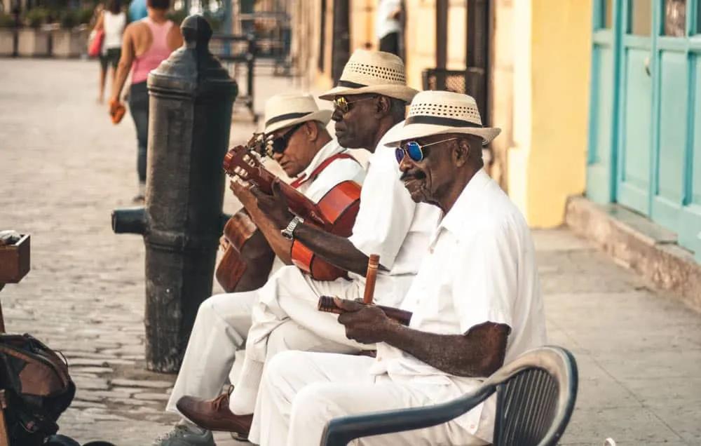 seguro obligatorio y tarjeta turista