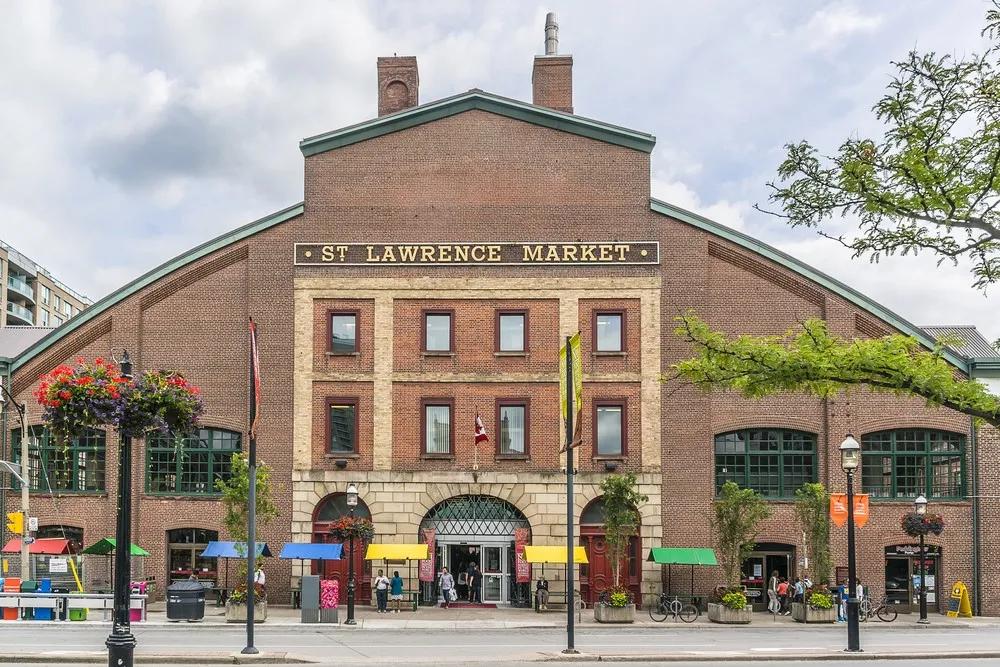Curiosear entre los puestos de St Lawrence Market