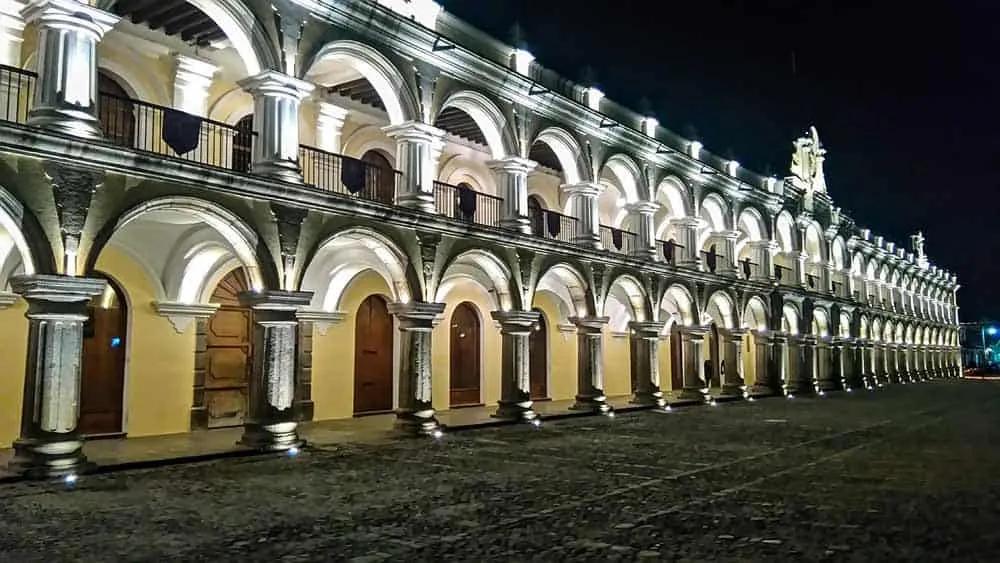 Parque Central (Plaza Mayor)