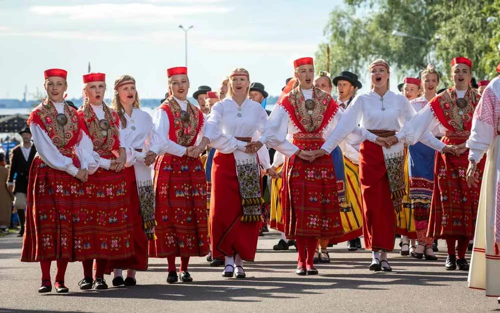 folclore estonio en el Museo al aire libre de Estonia