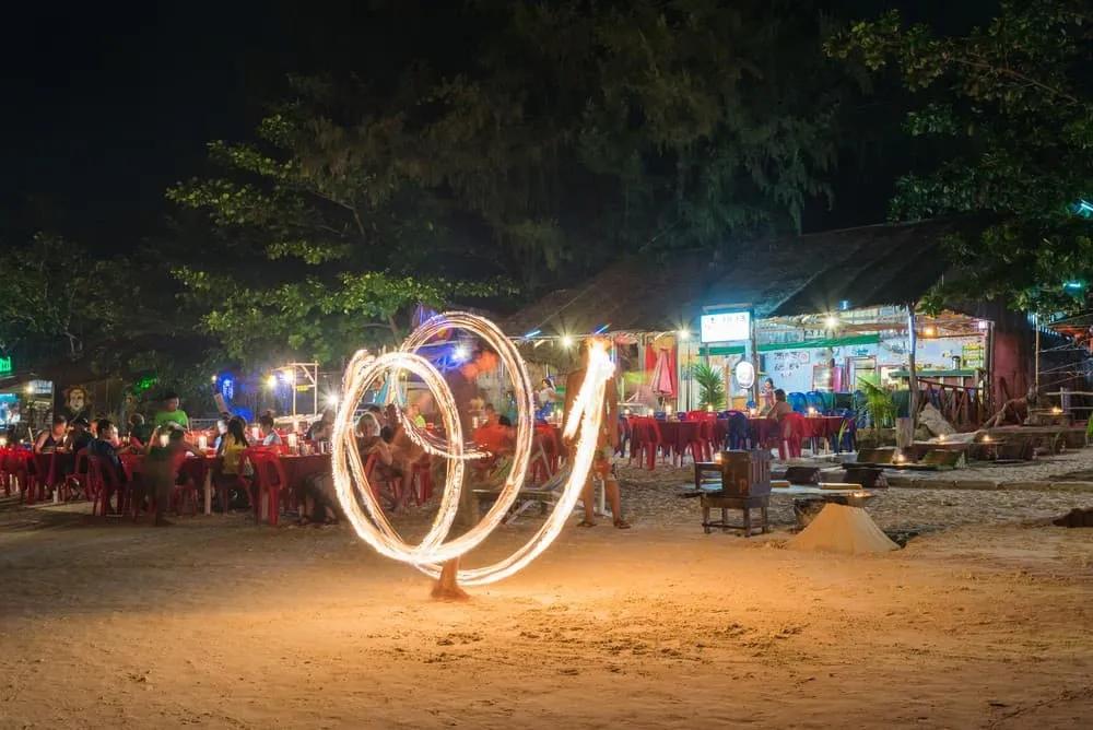 Koh Lipe de noche y fiesta