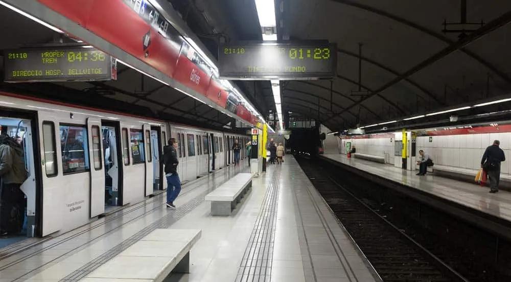 ¿Se puede ir en metro al Aeropuerto de Barcelona?