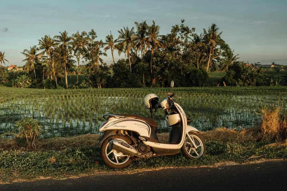 conducir moto en Bali
