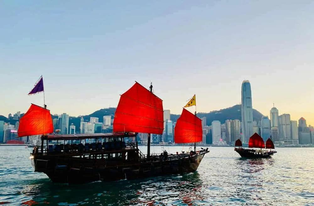 paseo en barco por Hong Kong
