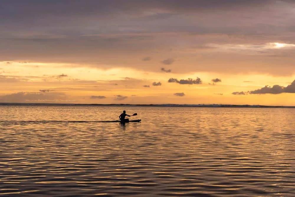 Paddle surf