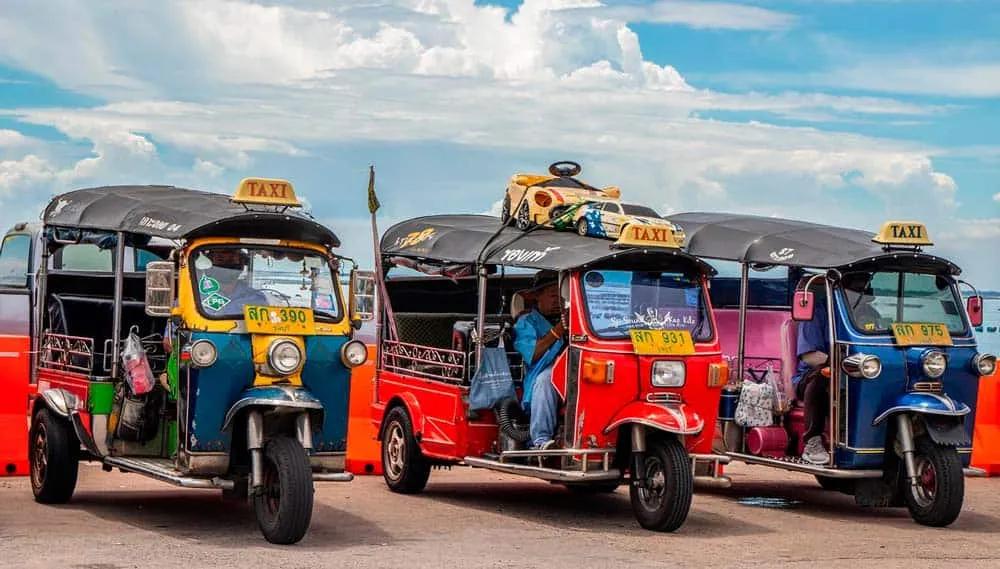 tuk tuk y otros medios de transporte