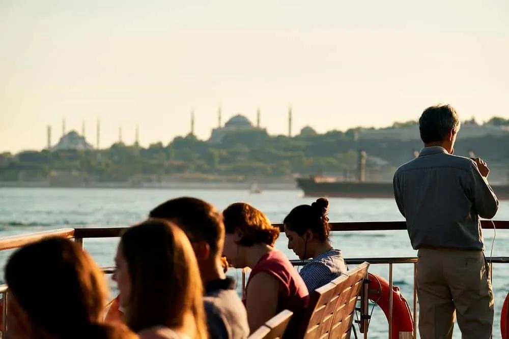 paseo en barco por Estambul