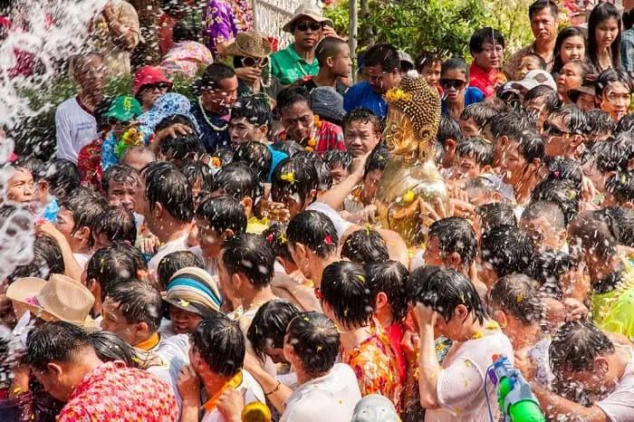 El festival del las aguas, Tailandia