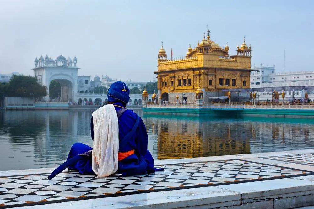 El templo de Amritsa es un imperdible que ver al norte de India