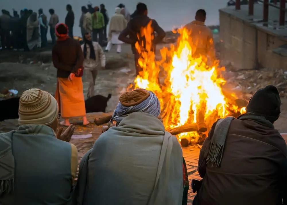 cremación en Varanasi