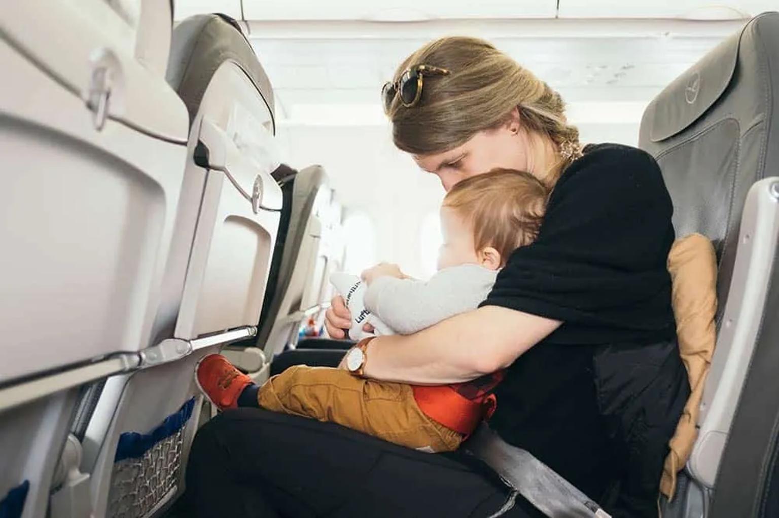 viajar con menores sin uno de los padres