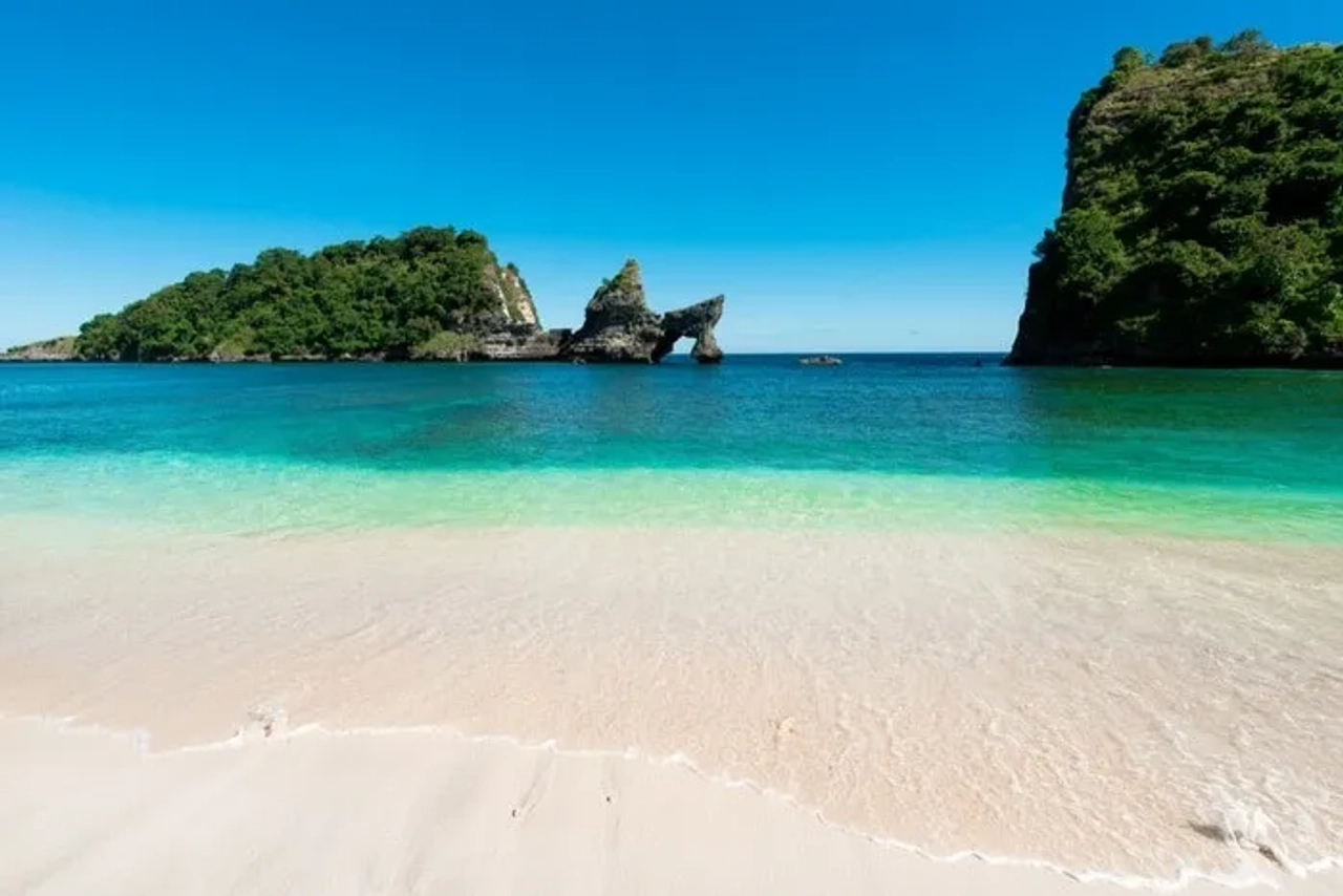 Atuh Beach