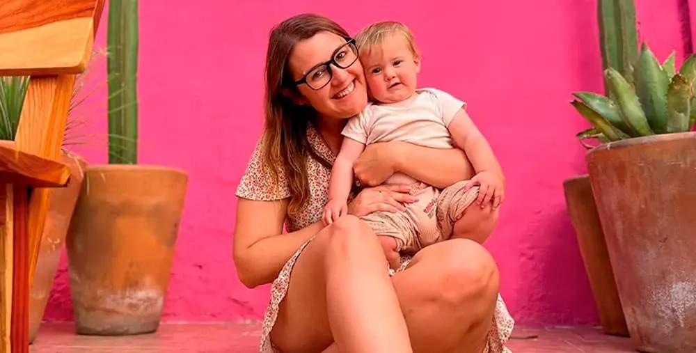 Carla Llamas, mama viajera
