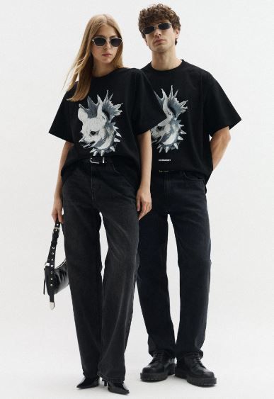 Oversize T-shirt alternate view