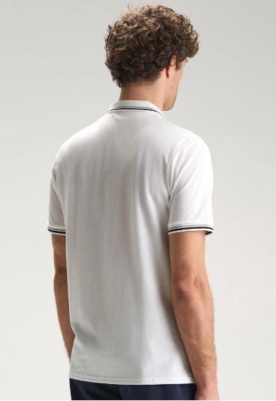 Polo T-shirt view 3