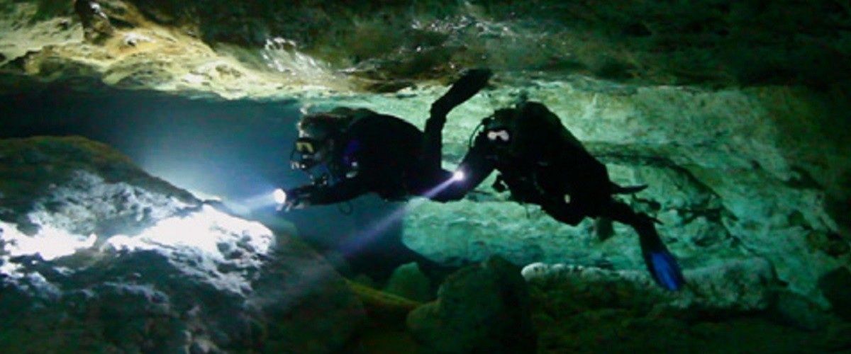 cover image for Pastor Barely Escapes Death In Underwater Cave (VIDEO)
