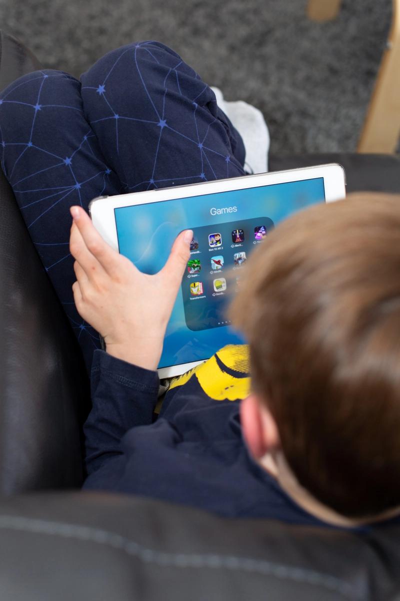 Common Sense Media reported that teenagers spend approximately 9 hours daily seeking out on-screen entertainment. Common Sense Media reported that teenagers spend approximately 9 hours daily seeking out on-screen entertainment.