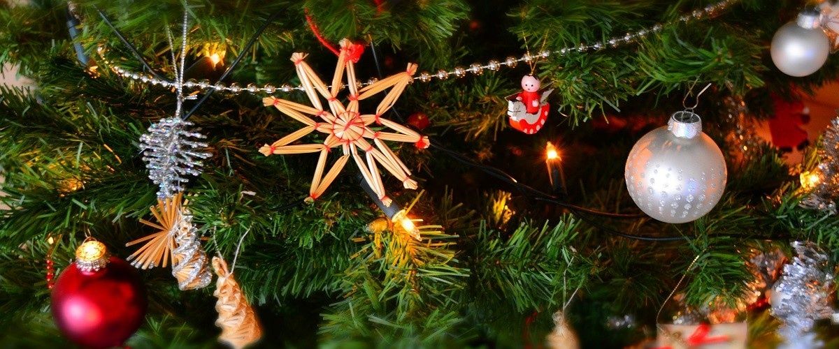 cover image for 4 Tips To Conquer This Christmas