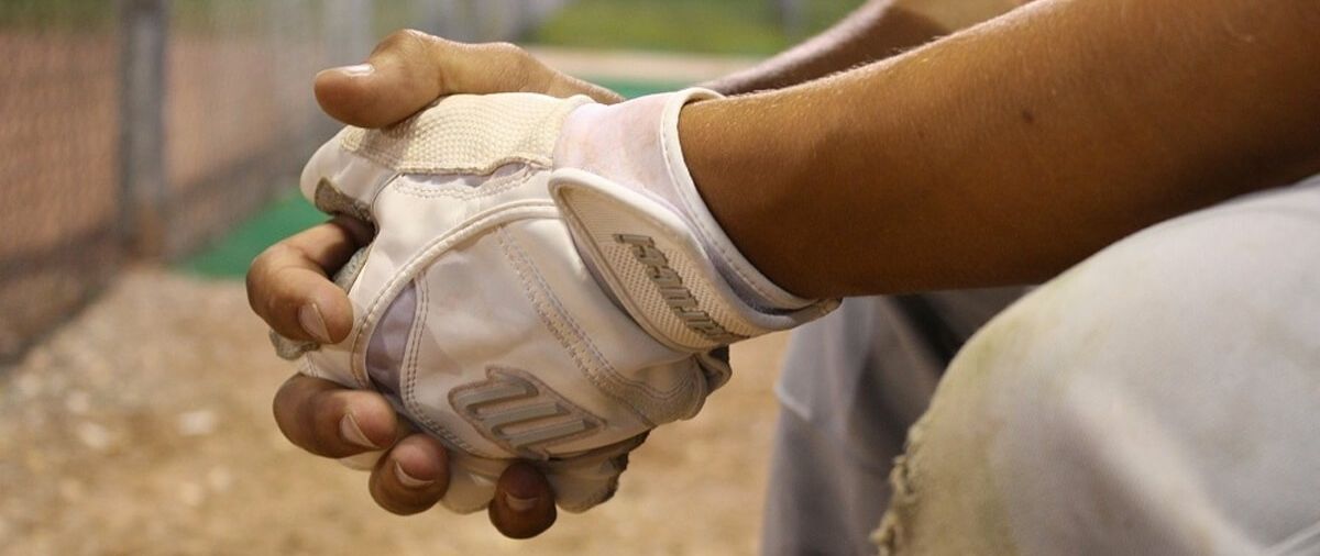 Kansas City Royals General Manager says: Porn is Bad for Baseball Players