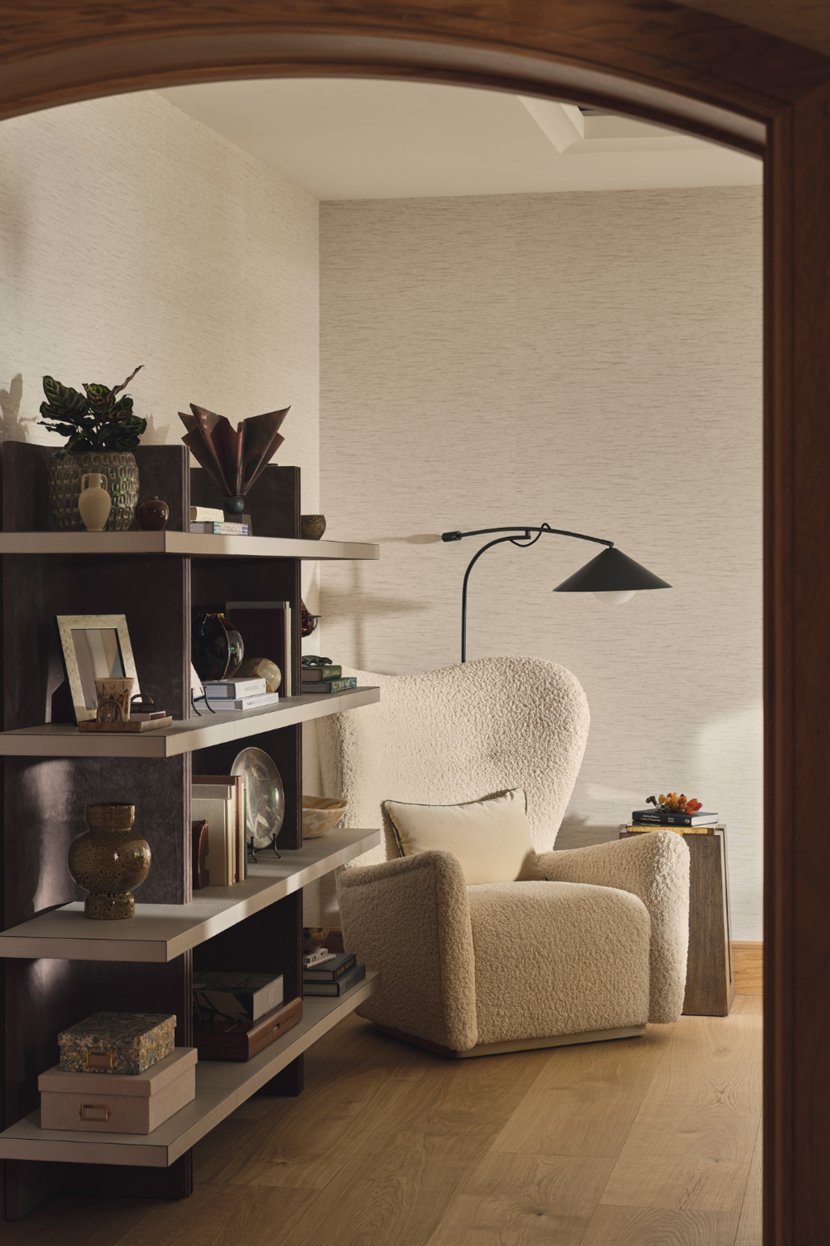 Interior design showcasing the living room of Elicyon's Kensignton Garden View Pied a Terre project.