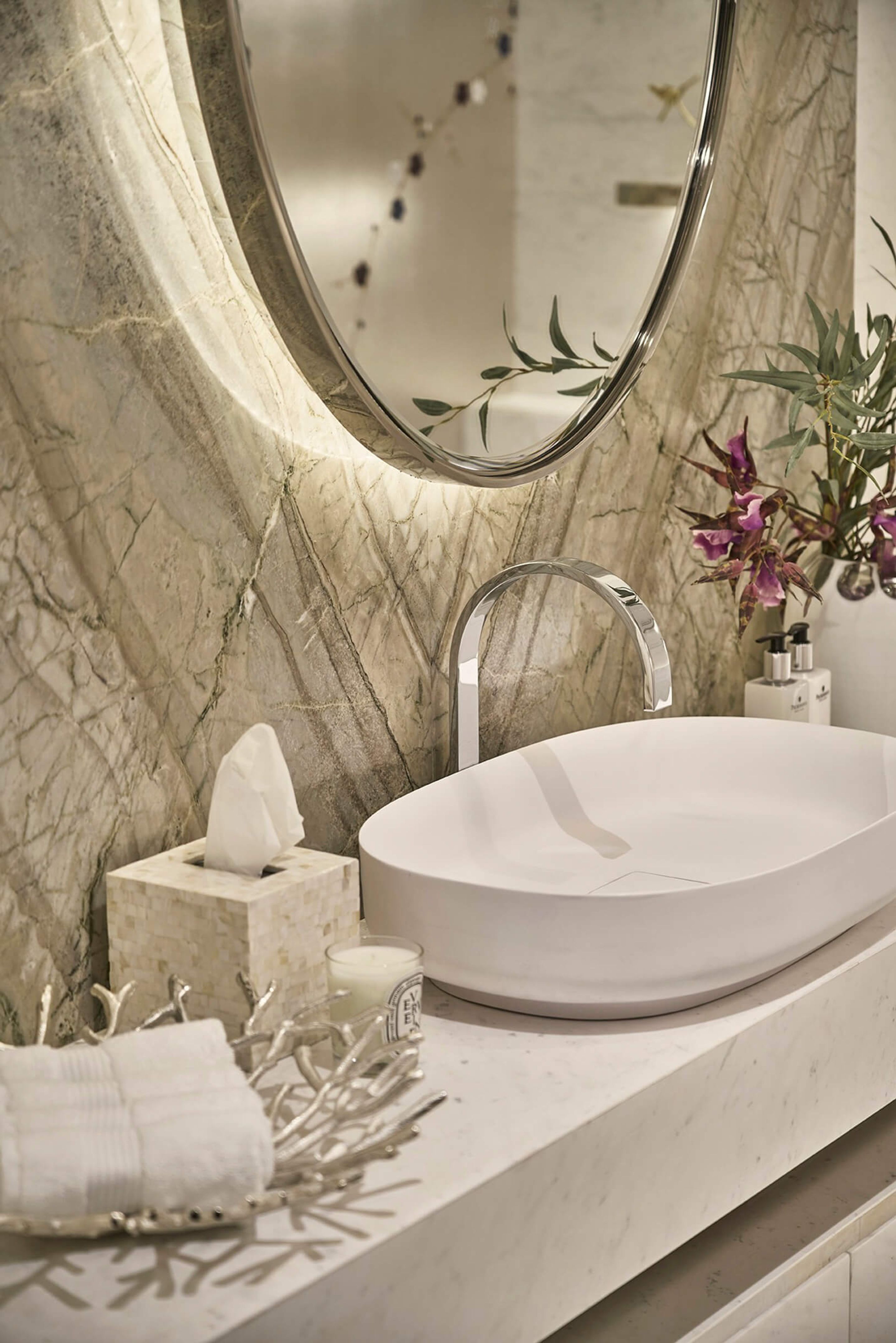 Bathroom sink