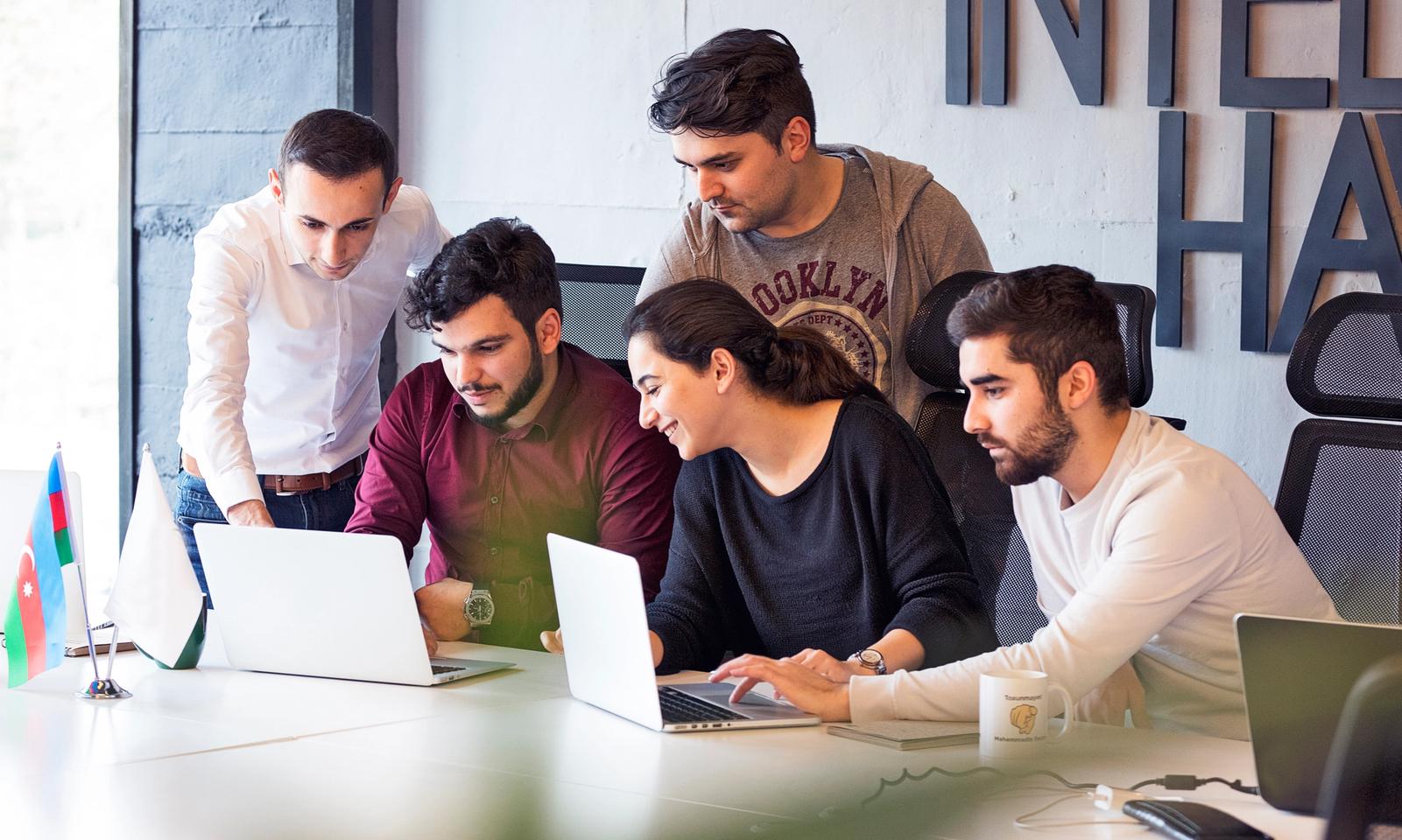 Appverse-technologies-team-working