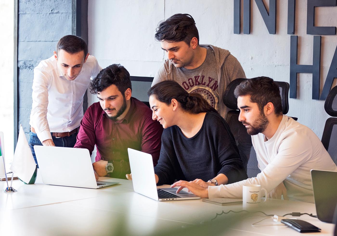 Appverse-technologies-team-working