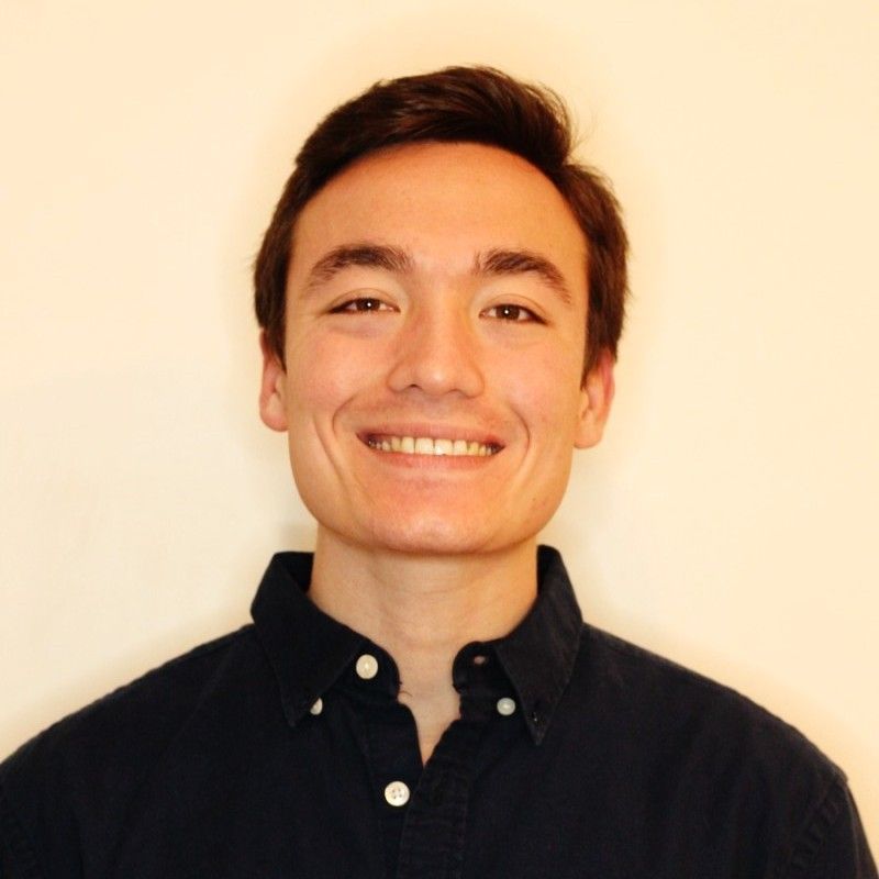 thomas-headshot