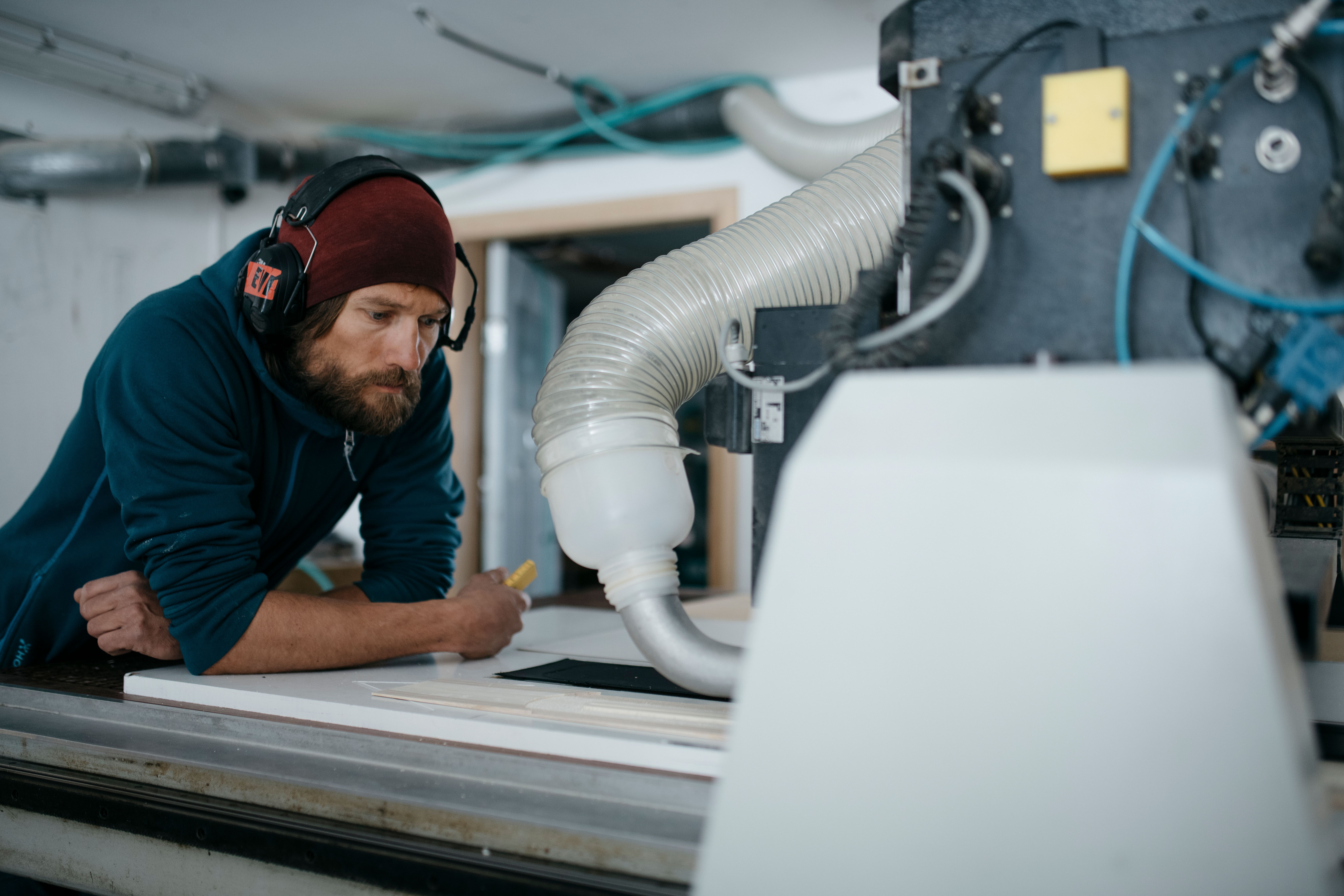 Endre Hals på verkstedet