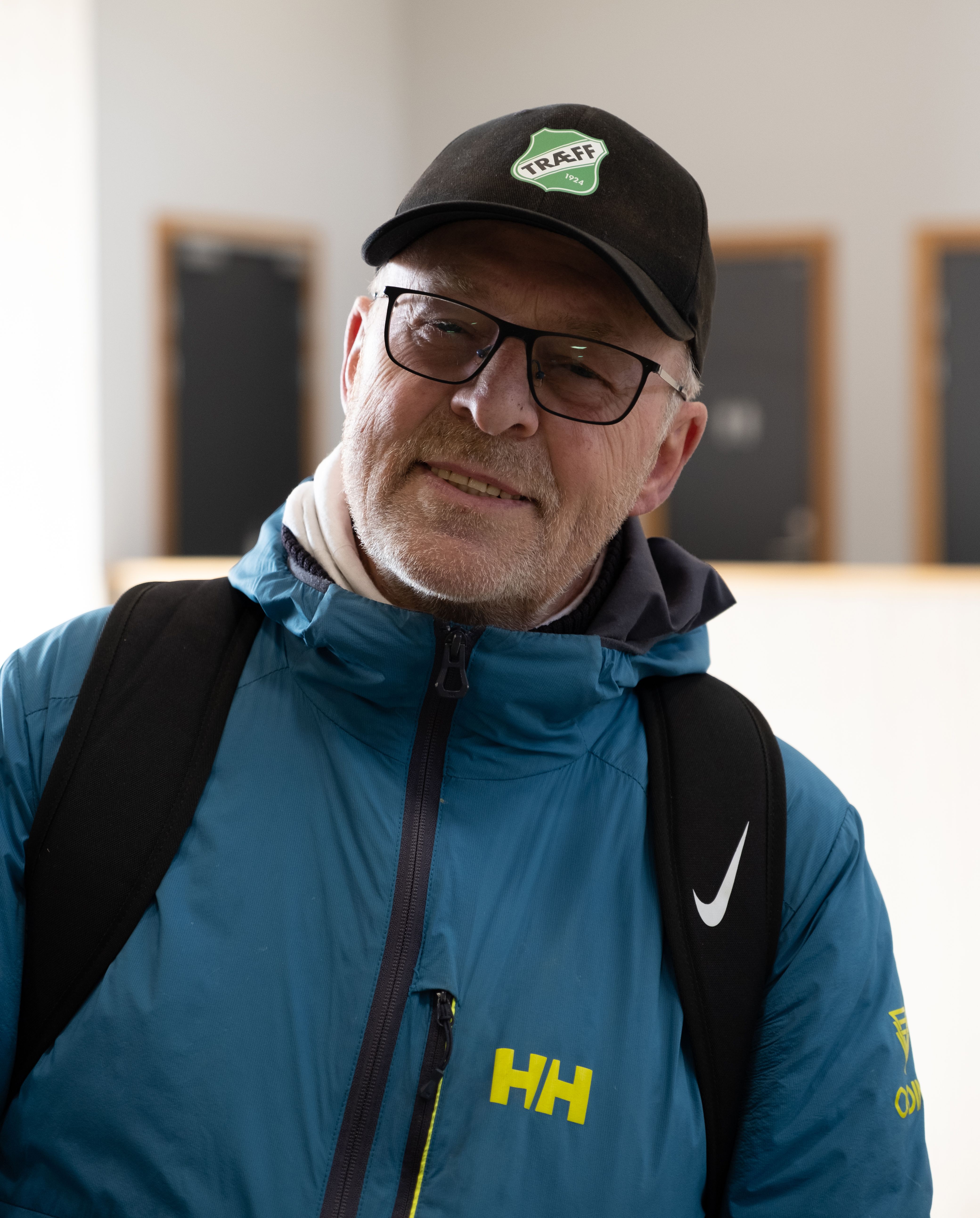 Rune Sjåholm ser i kamera. 