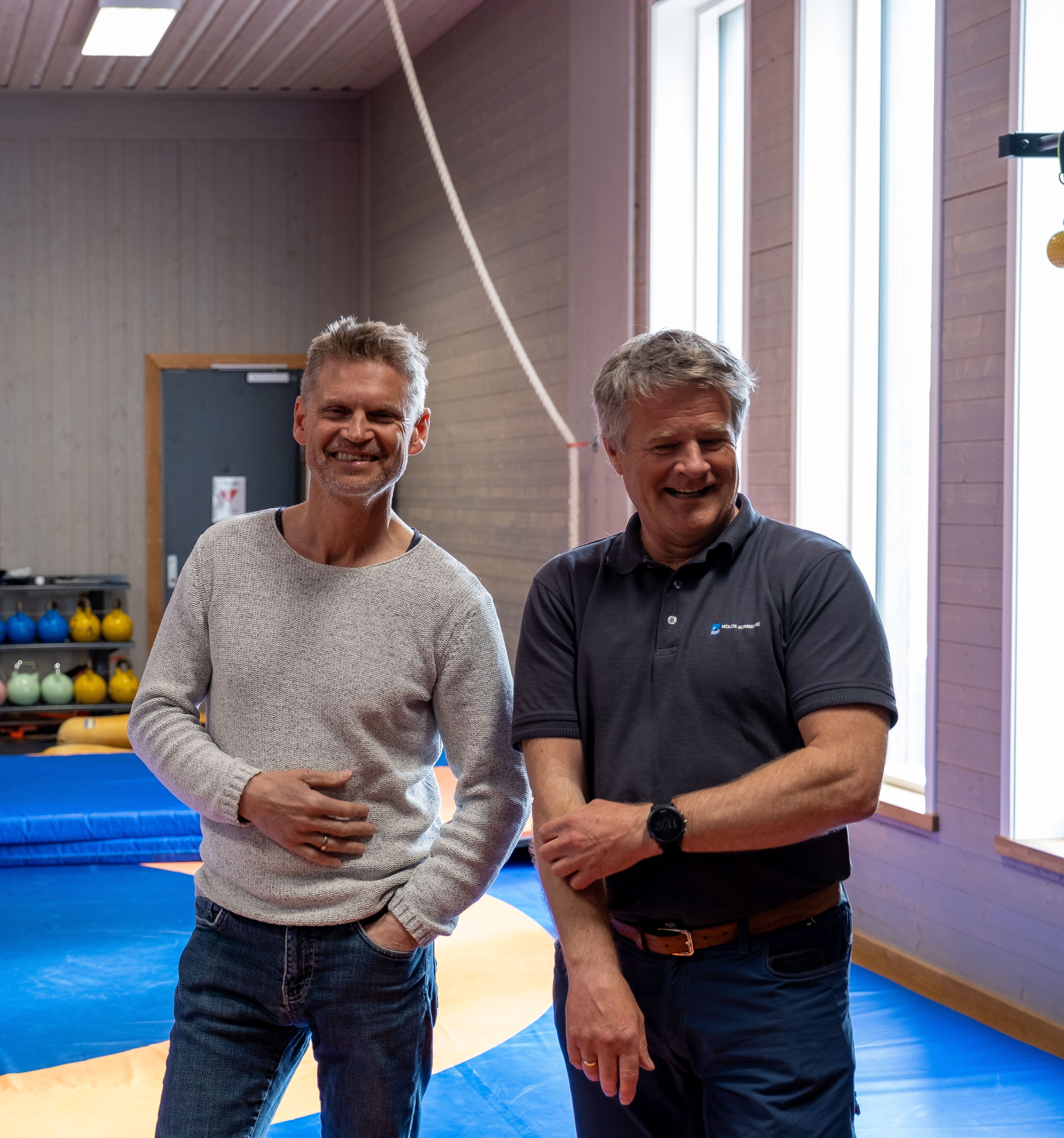 Tore Birkeland og Tor Egil Heimstad smiler til kamera. 