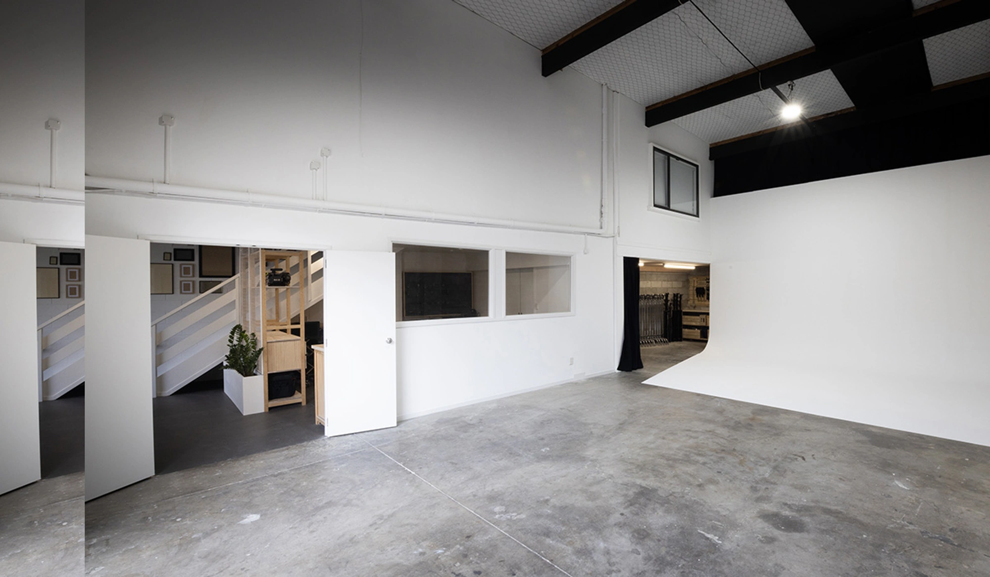 Photo video studio cyclorama