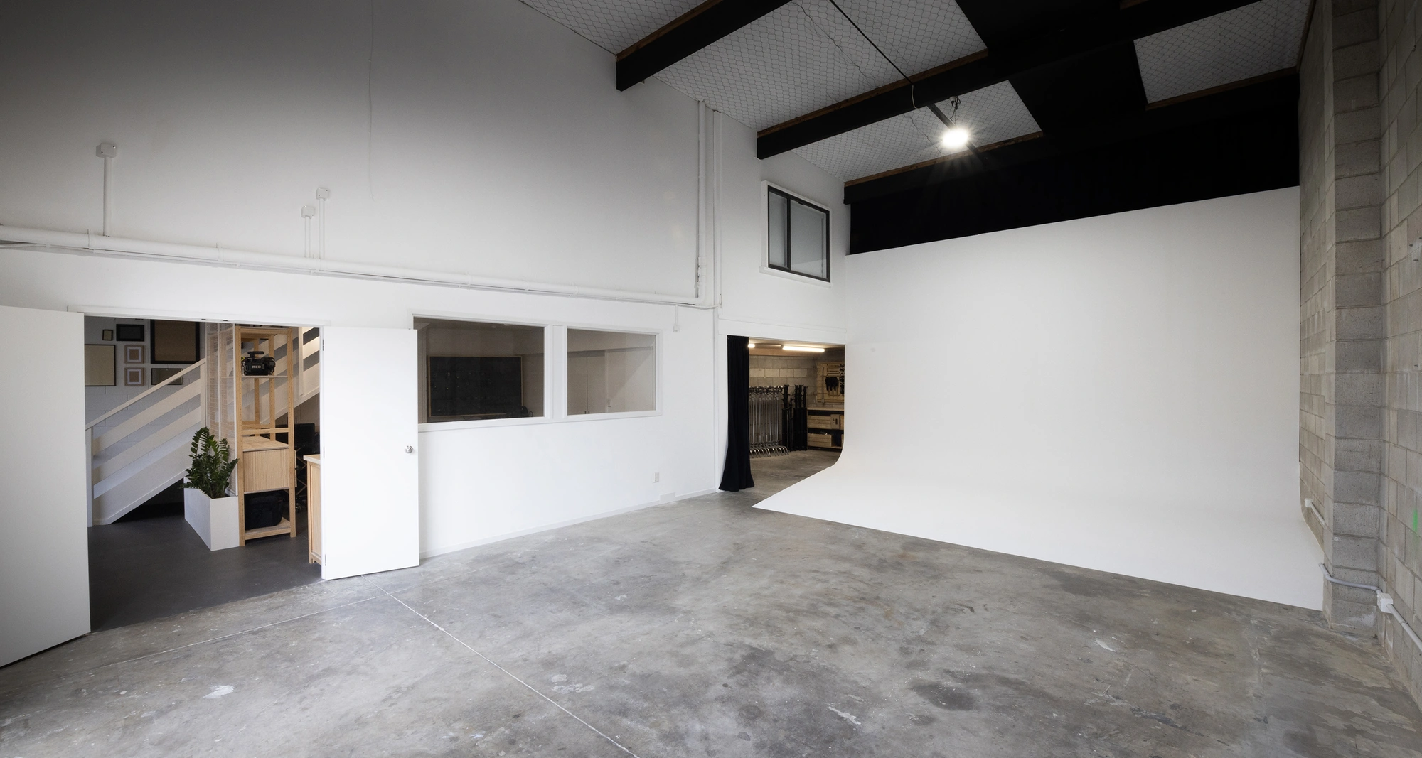 Photo video studio cyclorama