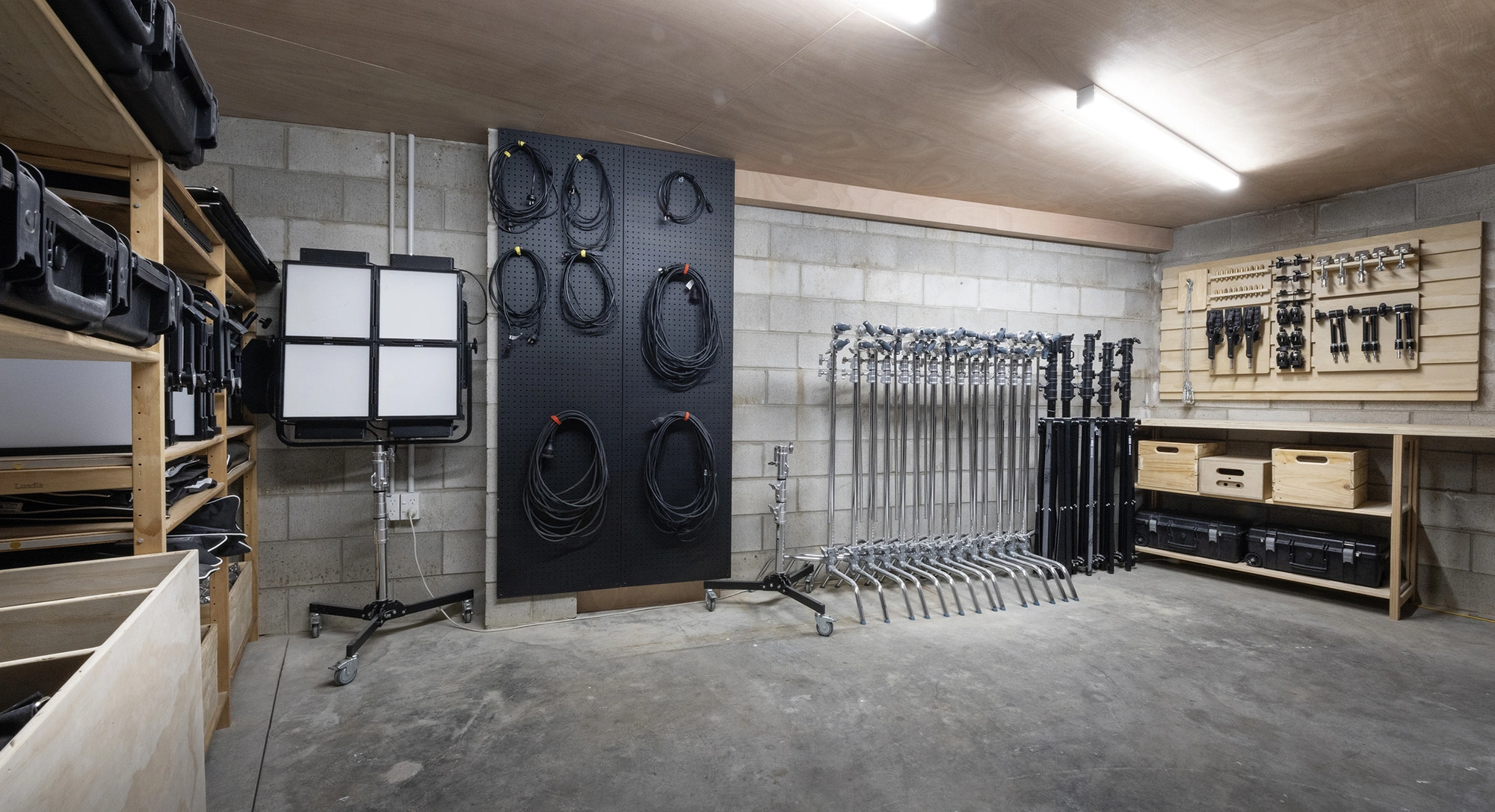 Grip gear storage c stands lite panels and grip