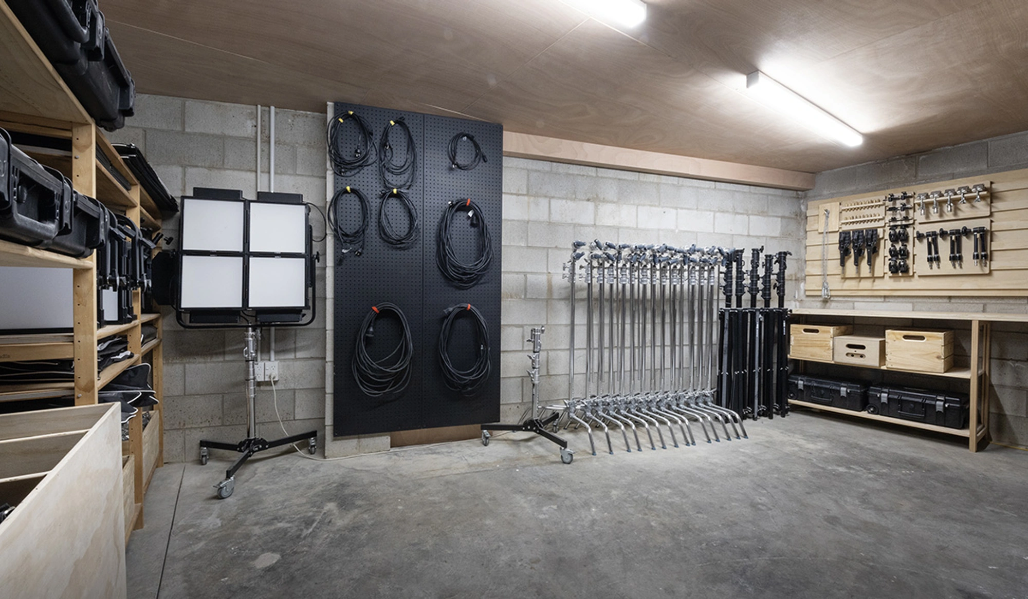 Grip gear storage c stands lite panels and grip