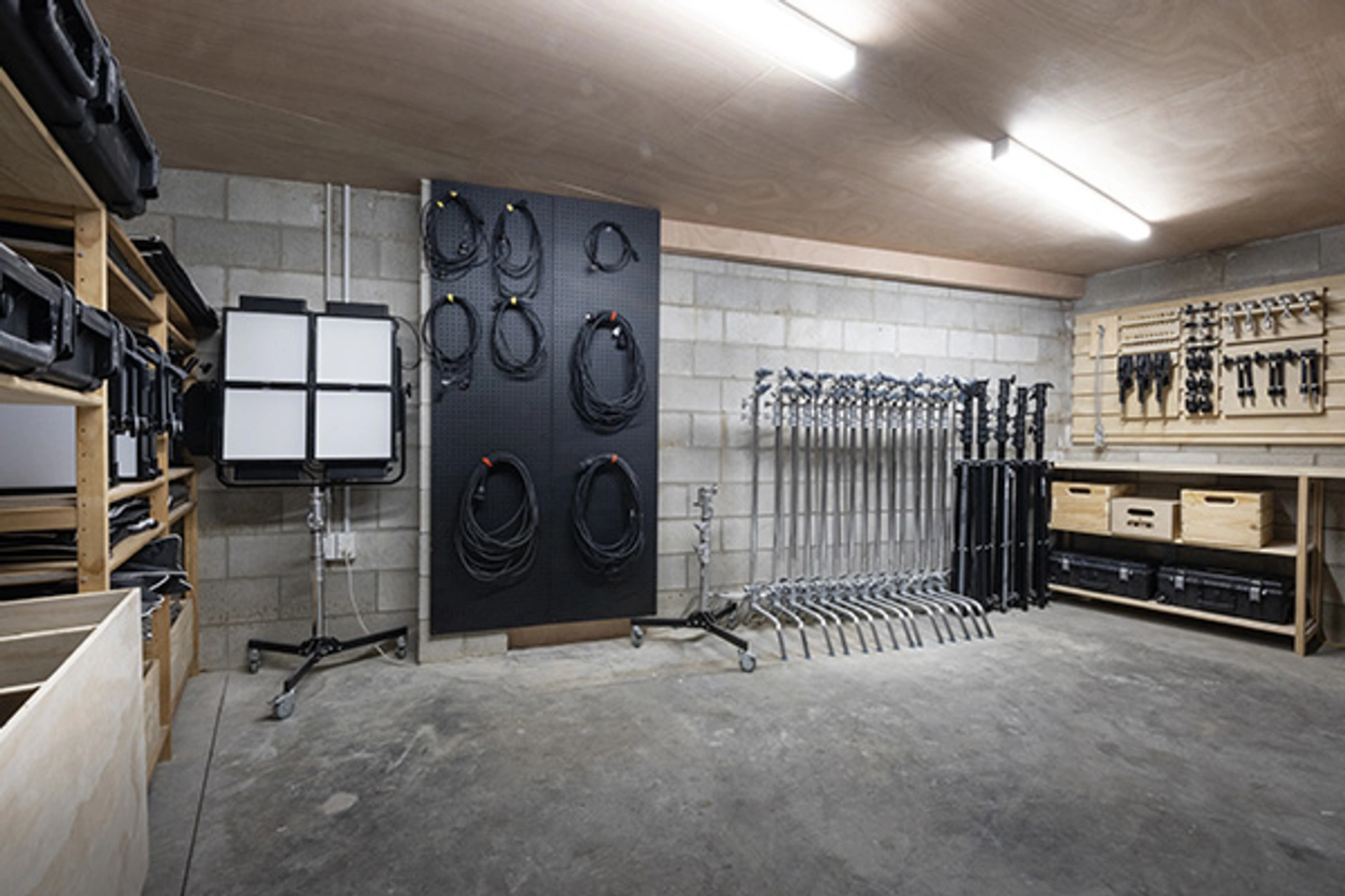 Grip gear storage c stands lite panels and grip