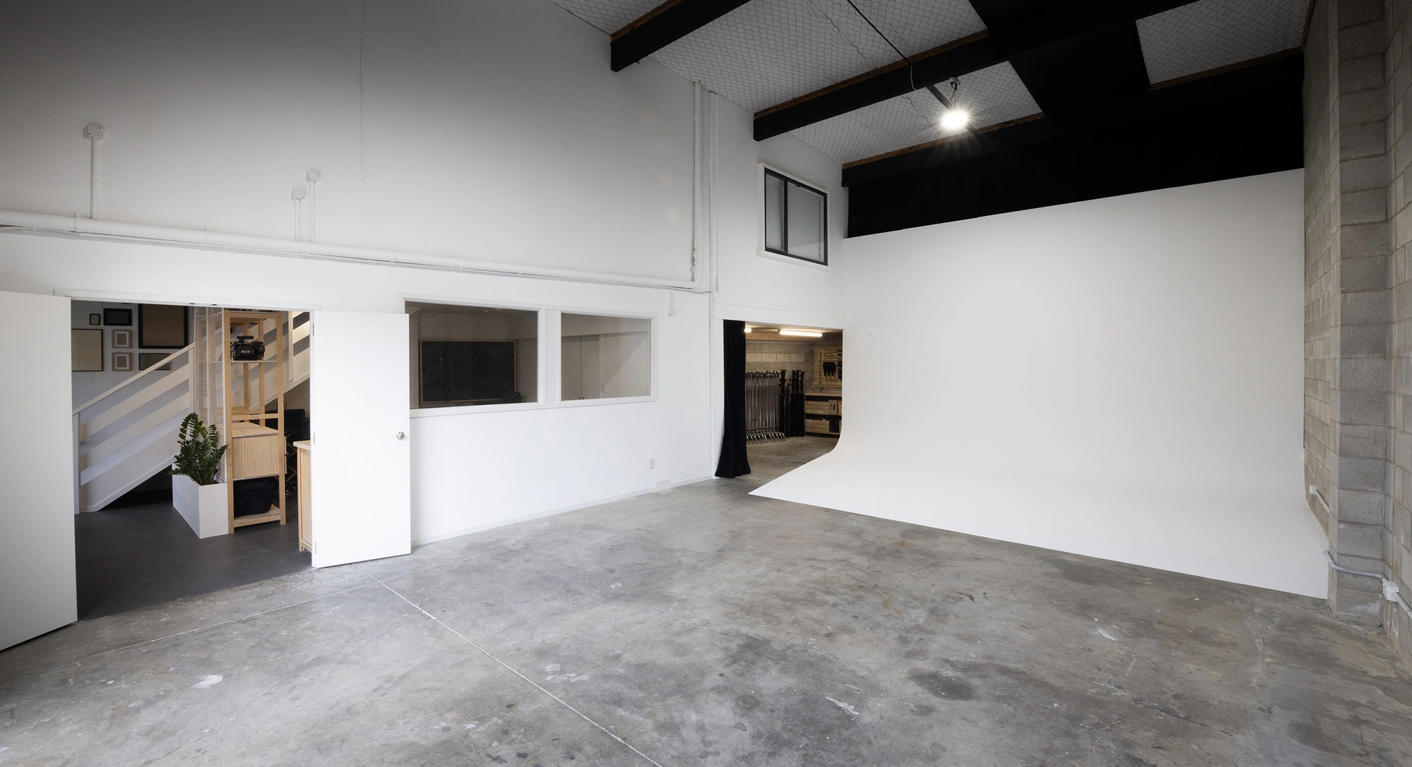Photo video studio cyclorama