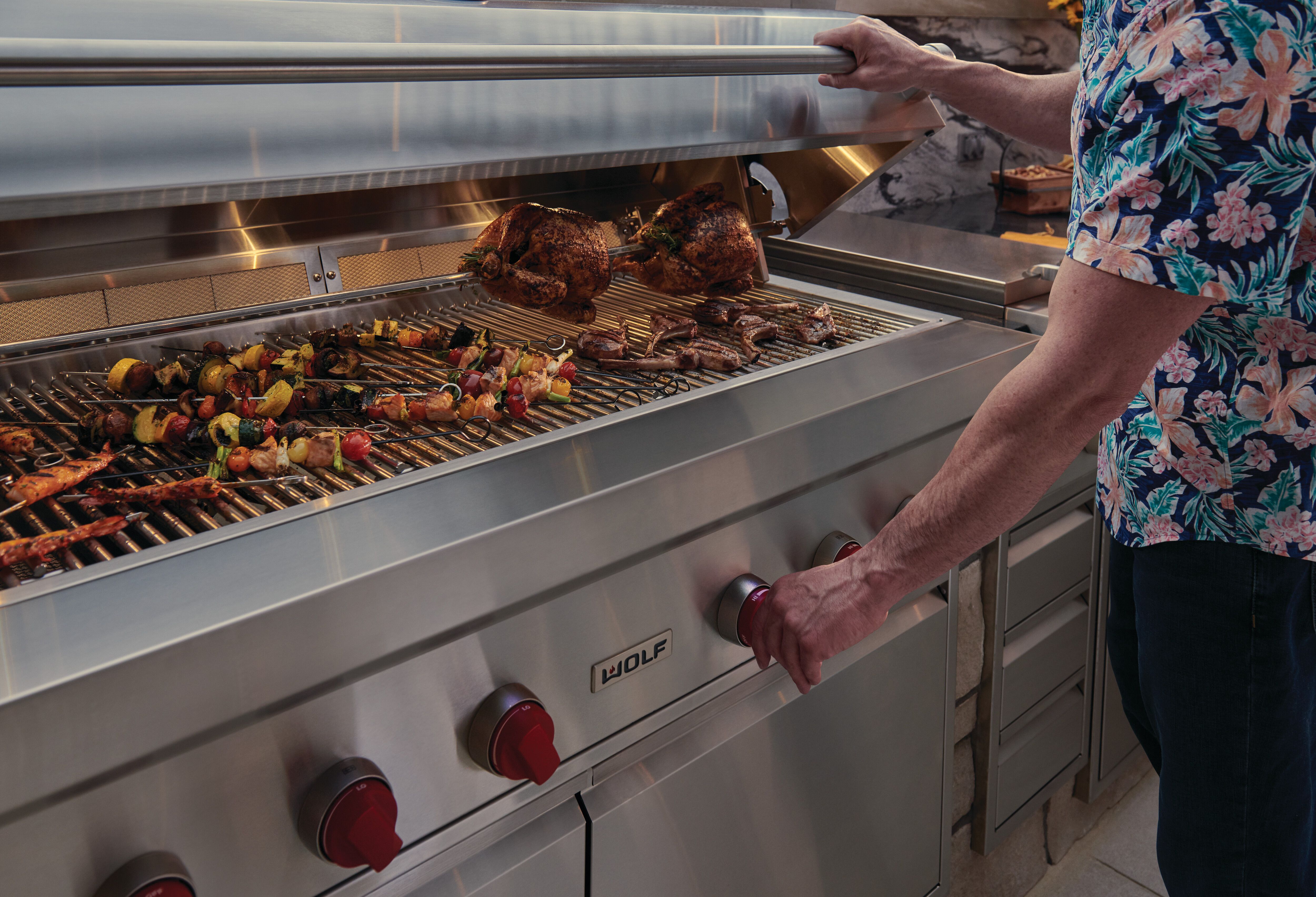 Outdoor Kitchen Appliances: Build a Luxury Grilling & Entertaining Space