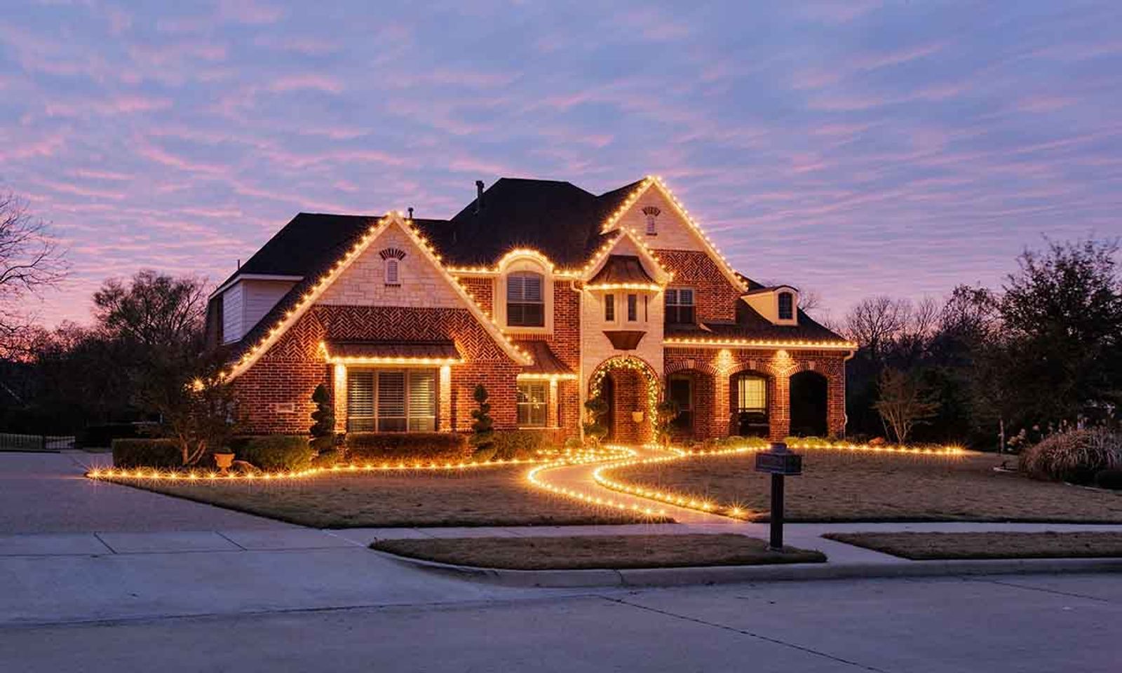 Holiday Lighting Made Easy: Innovative Ideas from Picture Perfect Homes