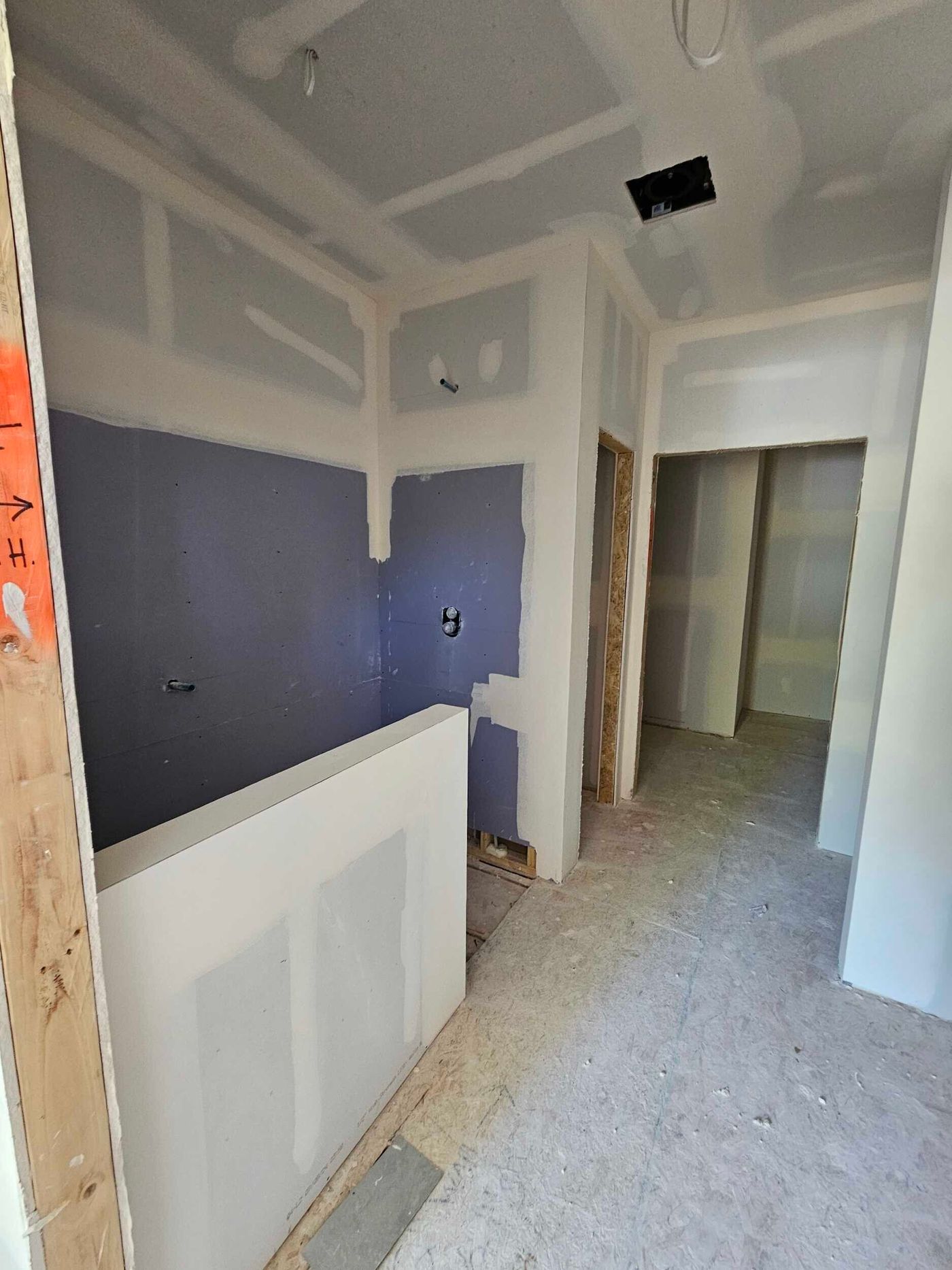 Monument Pines - Bathroom Before